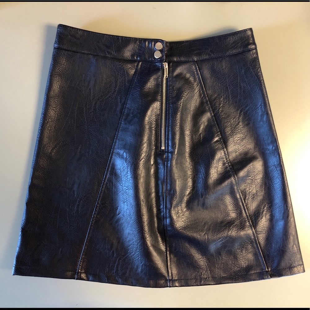NWOT ZARA Navy Faux Leather Mini Skirt